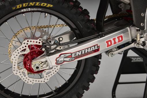 26 Jett Lawrence CRF450RWE_details 32