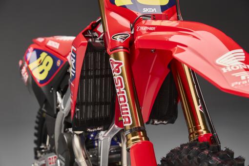 26 Jett Lawrence CRF450RWE_details 52