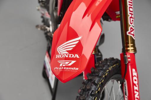 26 Jett Lawrence CRF450RWE_details 54