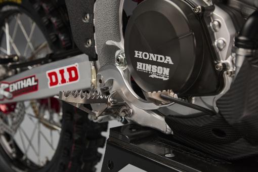 26 Jett Lawrence CRF450RWE_details 57