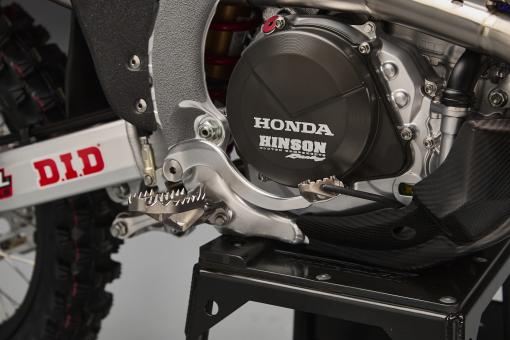 26 Jett Lawrence CRF450RWE_details 60