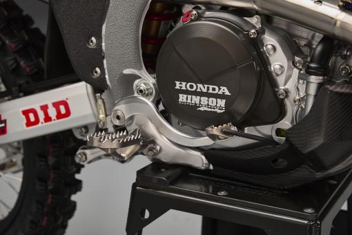 26 Jett Lawrence CRF450RWE_details 59