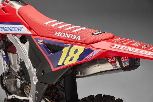 26 Jett Lawrence CRF450RWE_details 71