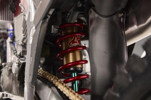 26 Jett Lawrence CRF450RWE_details 94